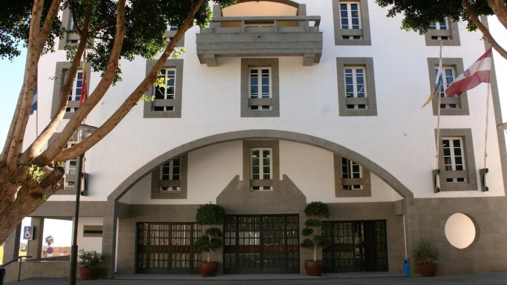 gemeinde klagt nachbar faekalien leckagen granadilla