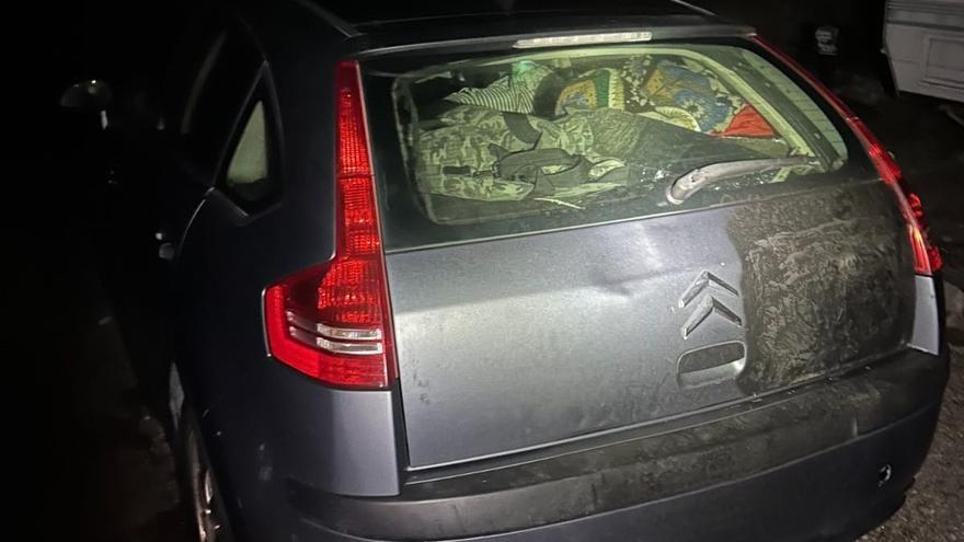 polizei stoppt gestohlenes auto flughafen el burrero