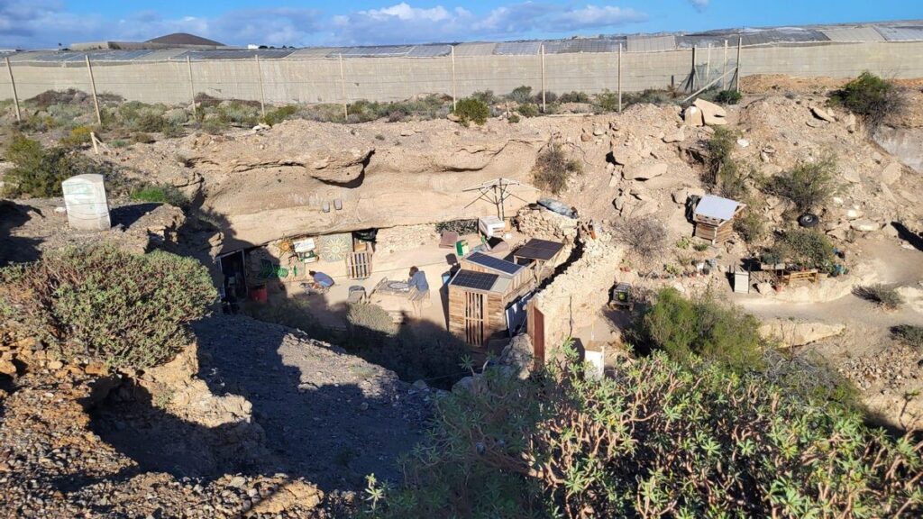 illegale hoehlen besetzung techno partys teneriffa