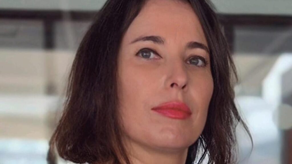 polizistin teneriffa schreibt kriminalroman los llanos de troya