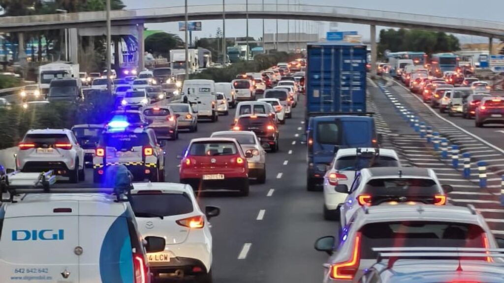 unfall gc 1 flughafen gran canaria stau