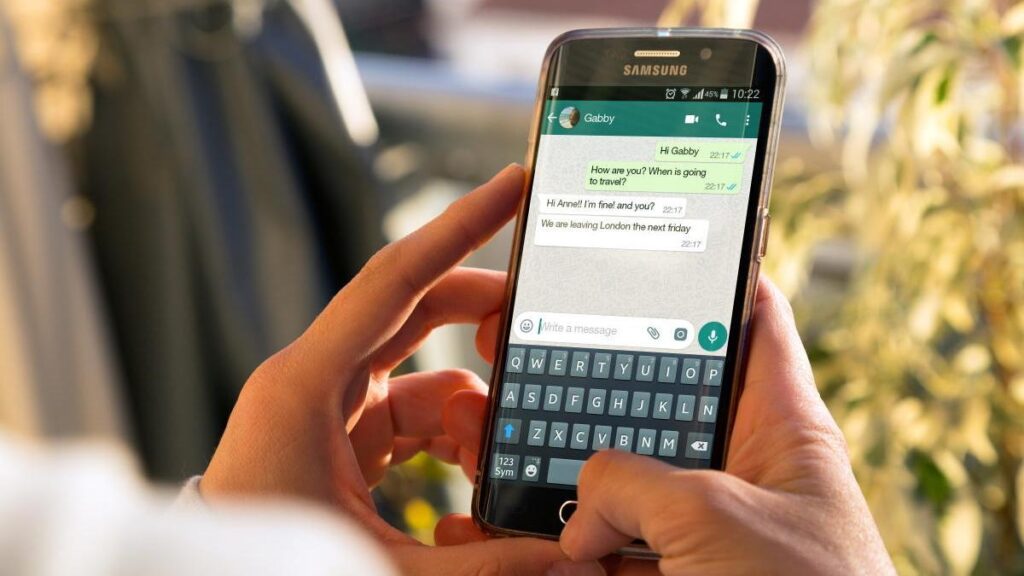 whatsapp ghost pairing betrugsmasche schutz