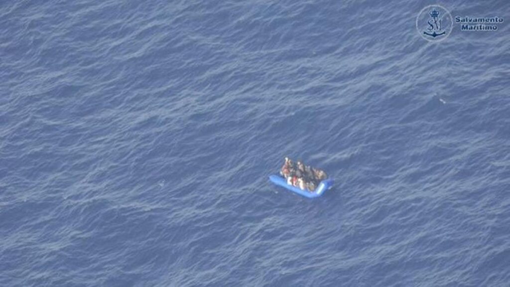 migrantenrettung lanzarote schlauchboot krankenhaus