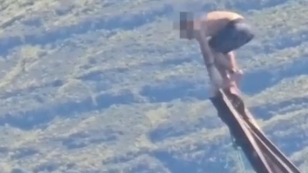 gefaehrliche klippenspruenge agaete gran canaria