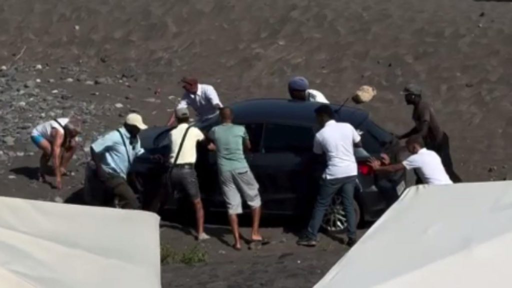 mietwagen steckt strand troya teneriffa