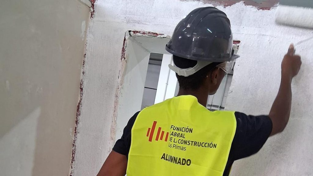 minderjaehrige migranten verlegung kanaren madrid aliou ba