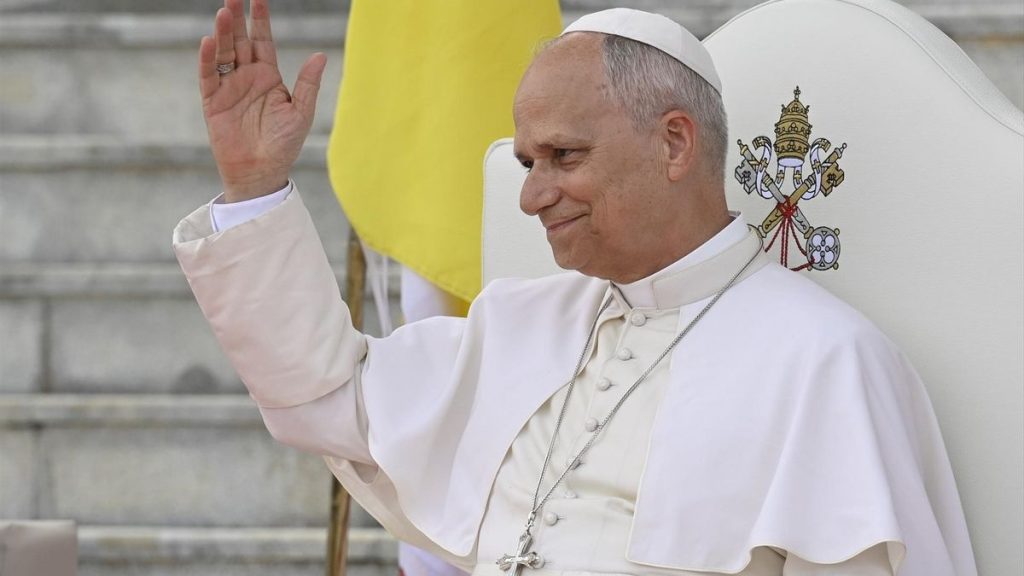 papst leon xiv arguineguin migranten besuch
