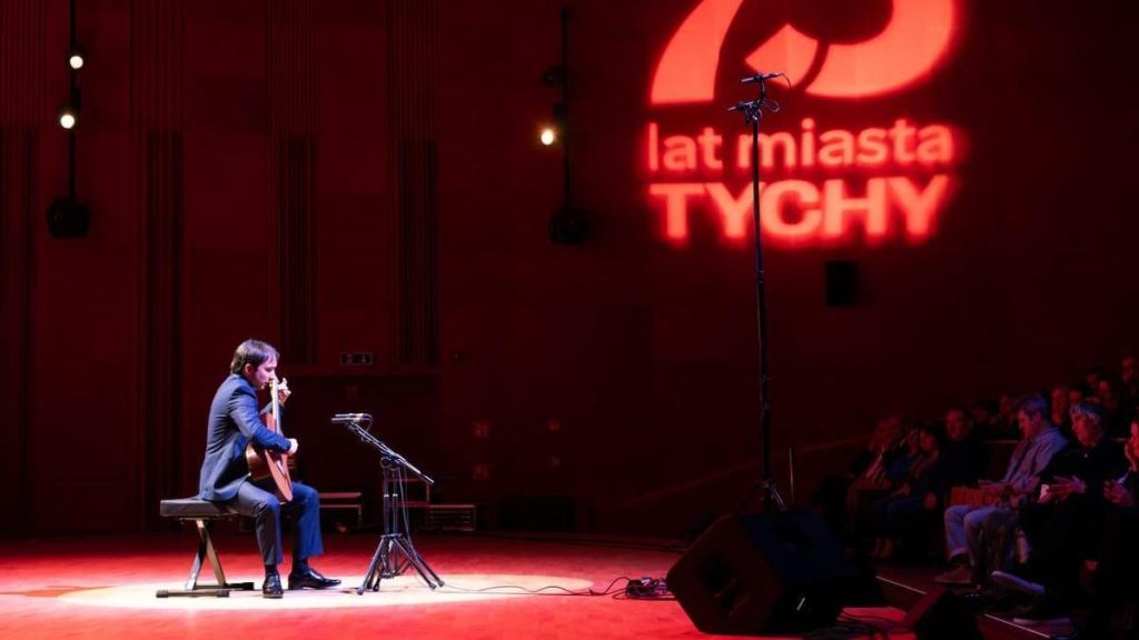 luis alejandro garcia silesian guitar autumn